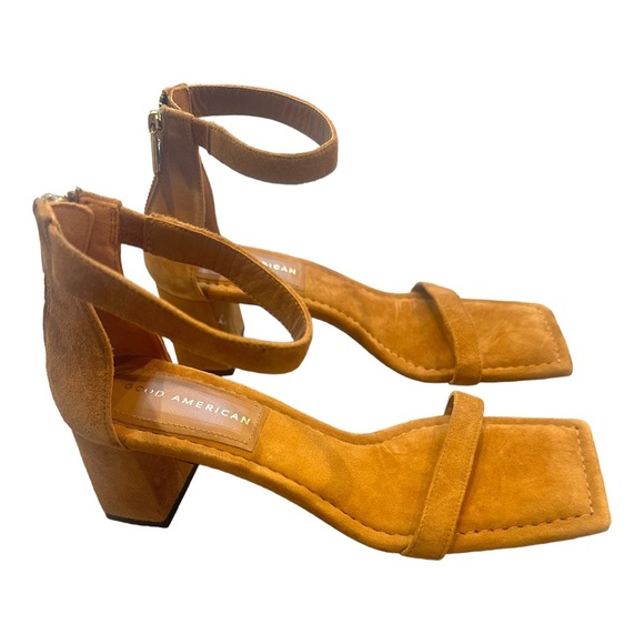 New Good American Suede Square Toe Ankle Strap Block Heel Sandal Size 8